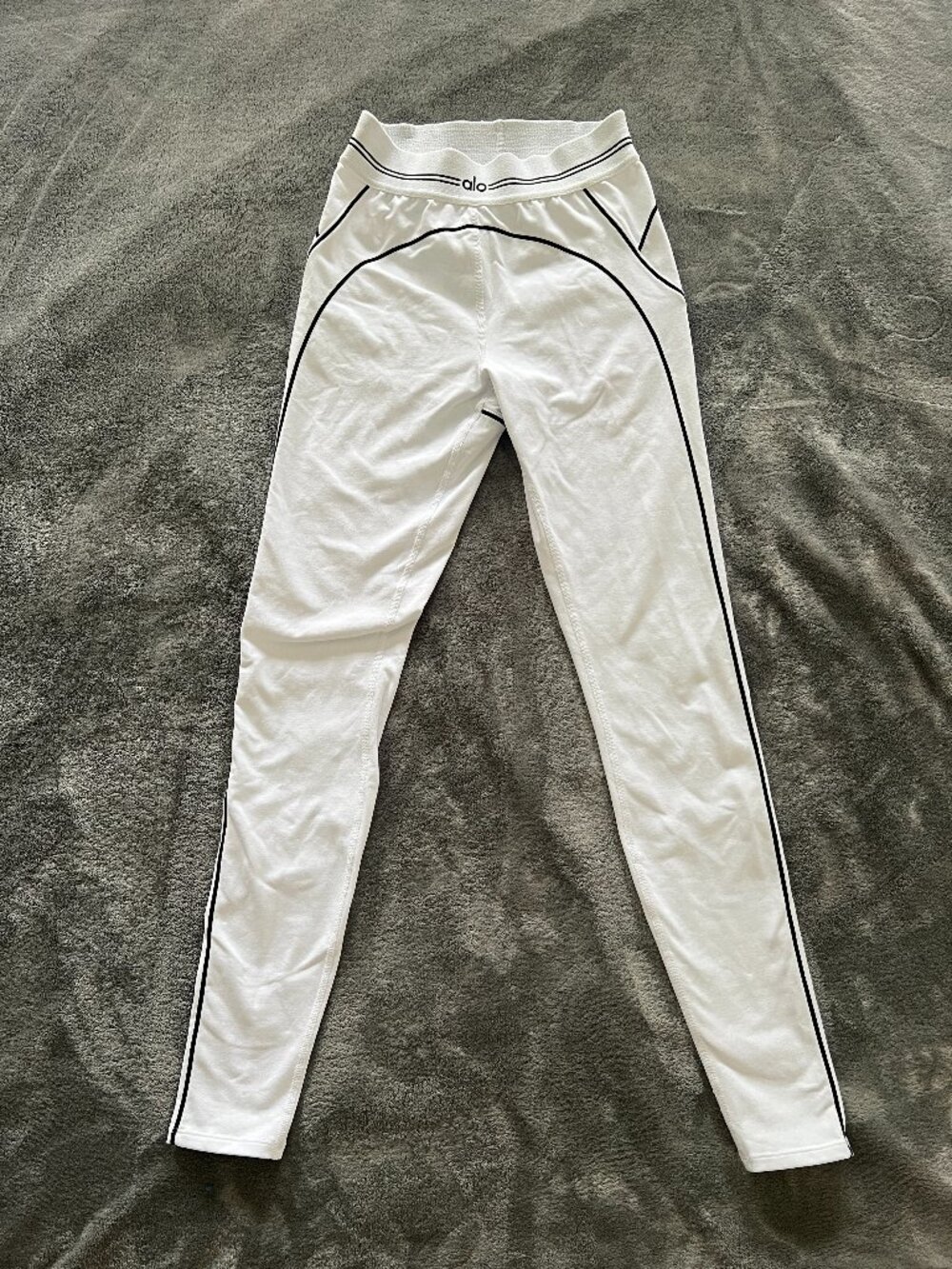 ALO Yoga Airbrush High-Waist Heart Throb Legging